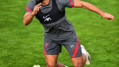 بالصور.. صلاح يعود لتدريبات ليفربول استعدادا للبريميرليج