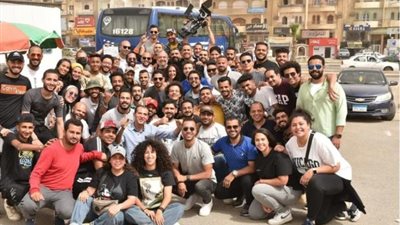 أمير كرارة يودع ديكور مسلسل ”العائدون” بعد انتهاء التصوير