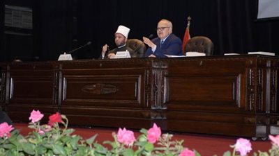 بالفيديو والصور .. شاهد تفاصيل ندوة القرآن الكريم من التنزيل إلى الحضارة بجامعة القاهرة