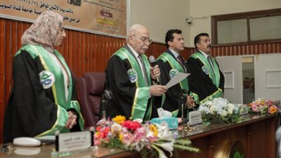 بحضور وزير الشباب والرياضة .. منح درجة الماجيستير بجامعة قناة السويس لرسالة حول ”الإعلام الرياضي”