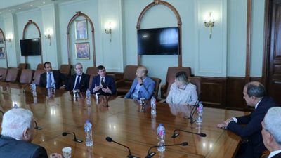 بالصور .. الجامعة البريطانية في مصر تستقبل وفد من جامعة شيفلد بالمملكة المتحدة