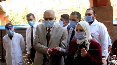 بالصور .. وزير التعليم العالي يفتتح مجمع العنايات المركزة بجامعة المنصورة