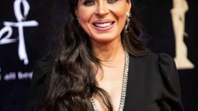 دينا تثير قلق جمهورها بظهورها أثناء إجراء تحاليل في فرنسا