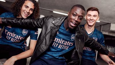 بالصور.. الجانرز يكشف عن القميص الثالث للفريق للموسم الجديد 2020-2021