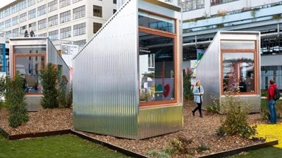 «منعًا للتجمعات كورونا جبتلك الحل».. حكاية أكشاك للموظفين داخل حدائق هولندا