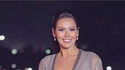 لقاء الخميسي تستعرض رشاقتها من صالة الألعاب الرياضية