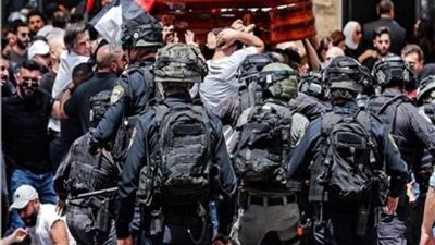 بالصور.. بدء مراسم تشييع جثمان الصحفية شيرين أبو عاقلة