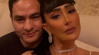 غادة عبد الرازق بصور رومانسية مع زوجها في أحدث ظهور