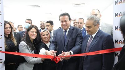 وزيرا التعليم العالي والتعاون الدولي يفتتحان مركز (MARC) للخدمات الطبية والأبحاث العلمية