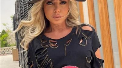 رزان مغربى تستعرض جمالها بإطلالة كاجوال