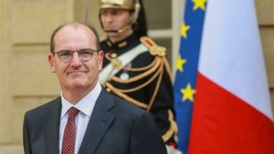 رئيس الوزراء الفرنسي يتقدم باستقالته إلى ماكرون