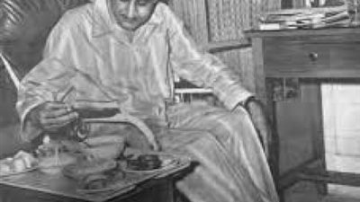 وزعته الحكومة على بطاقات التموين وارتداه الرئيس عبد الناصر ... قصة ” الكستور ” الزى الشعبى للمصريين خلال فترة الستينات والسبعينات