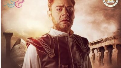 محمد على رزق يروج لمسرحيته الجديدة «كاليجولا»