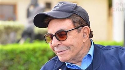 أشرف زكي ينعى الفنان الكبير سمير صبرى