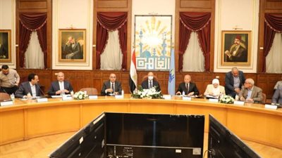 بالصور .. تفاصيل لقاء  محافظ القاهرة مع عدد من أعضاء مجلس النواب بالقاهرة