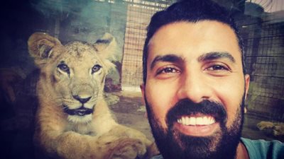 محمد سامي برفقة سيمبا :” فاضله 4 شهور وياكلني”