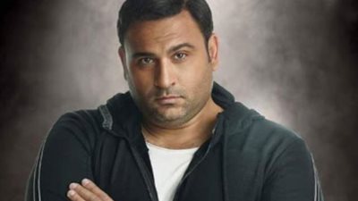 أكرم حسنى يعلق على الهجوم الذى تعرضت له أغنية ”ستو أنا”