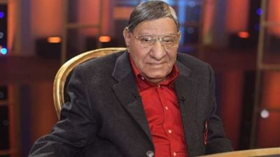 نقل الإعلامى مفيد فوزى للمستشفى بعد تعرضع لوعكة صحية