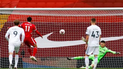 60 دقيقة.. فينالدوم يحرم محمد صلاح من تسجيل ”هاتريك” في شباك ليدز يونايتد