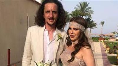 دنيا عبد العزيز تقضى شهر العسل فى العمرة وتعلق: عشان أرتاح نفسيا