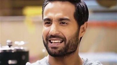 كريم فهمى يداعب جمهوره بإطلالة كاجوال عبر ”انستجرام”