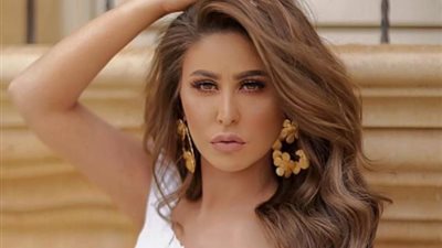 مي سليم  تودع  الديكور الخاص بمسلسل ”خيط حرير”