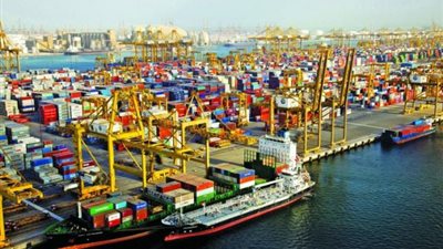 خبير استثمار : تطوير الموانئ البحرية يحول مصر لى مركز لوجستى عالمى يخدم حرجة التجارة