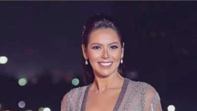 لقاء الخميسي تبهر جمهورها بإطلالة مبهجة عبر ”انستجرام”