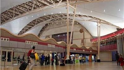 مدبولي يتفقد أعمال تطوير وتوسعة مطار شرم الشيخ