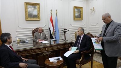 بالصور .. محافظ القاهرة يعتمد نتيجة الشهادة الاعدادية بنسبة نجاح  ٨٣ %