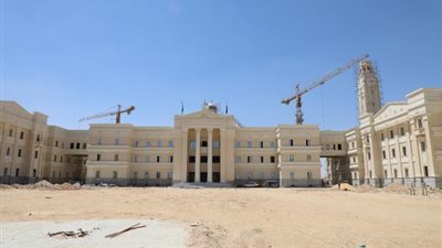 بالصور والفيديو ..تعرف على إنجازات الأعمال في جامعة القاهرة الدولية