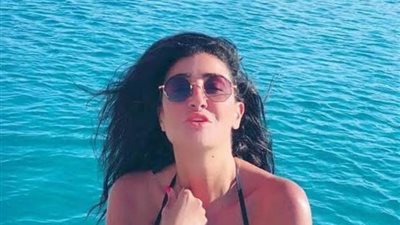 غادة عبد الرازق بإطلالة جريئة في أحدث جلسة تصوير