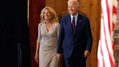 قصة الطائرة التي اخترقت المجال الجوي فوق منزل بايدن