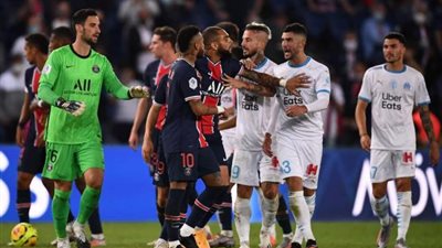 5 بطاقات حمراء مهدت طريق مارسيليا للفوز على باريس سان جيرمان في الدوري الفرنسي