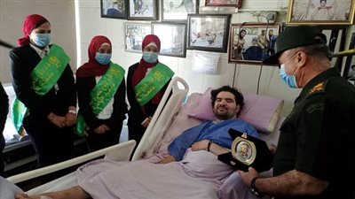 بالصور .. طلاب جامعة القاهرة يزورون مصابي العمليات الحربية