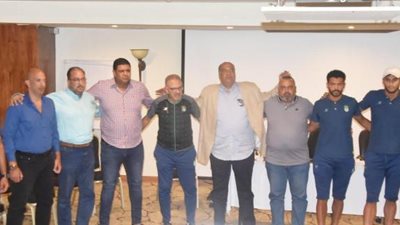 بالصور .. مصيلحى يدعم فريق الكرة ويطالبهم بالفوز علي الأهلي