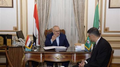 تفاصيل أول لقاء لرئيس جامعة القاهرة وعميد المعهد القومي الأورام الجديد