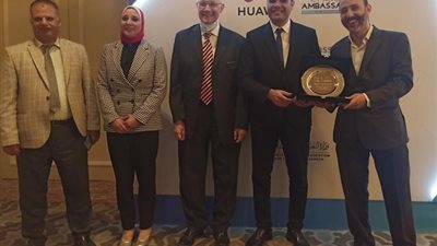 بالصور .. تعرف على تفاصيل تكريم الجامعة المصرية الروسية فى مؤتمر أكاديميات هواوي