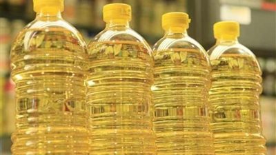 فيديو كارثي.. «الجيزة» تضبط مصنع جديد يعيد تكرير بواقي زيت الطعام لطرحه بالأسواق