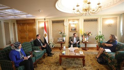 بالصور .. وزير التعليم العالي يبحث آليات التعاون العلمي والبحثي مع كوبا