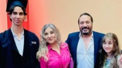 على الحجا يحتفل بتخرج نجله يوسف فى جو عائلى