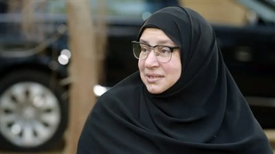 اسمها نور وانتحلت صفتها على مواقع التواصل الاجتماعي  ..قصة السيدة التى نصبت على ”عبلة كامل ” .. و لغز المرض الخطير الذى أصاب النجمة الكبيرة و أجبرها على الاعتزال