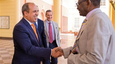 بالصور .. الجامعة البريطانية تستقبل رئيس اتحاد الجامعات الأفريقية