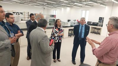 بالصور .. السفير الفرنسى يزور الجامعة المصرية اليابانية