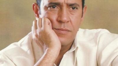 أشرف عبد الباقي يحتفل بعيد الأب علي طريقته الخاصة