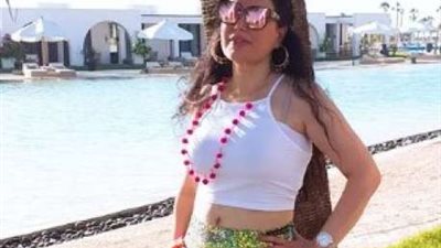 عبير صبرى تخطف الأنظار بإطلالة صيفية جريئة