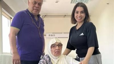 روجينا تشكف تطورات حالة والدتها الصحية بعد إجرائها عملية فى المخ