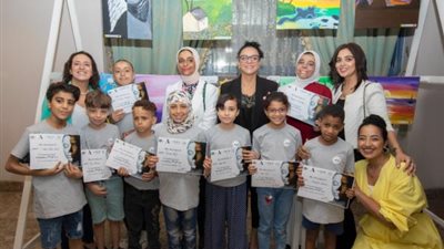 أبطال مؤسسة أهل مصر للتنمية يشاركون بلوحاتهم في معرض لرسومات الأطفال
