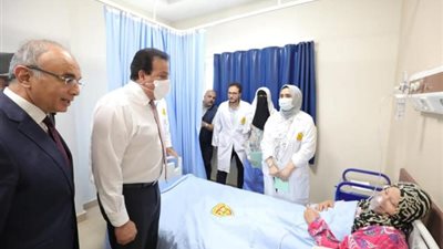 بالصور .. وزير التعليم العالي يتفقد المستشفى الجامعي بالعاشر من رمضان