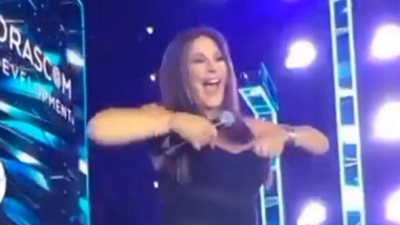 اليسا تصير الجدل بفستان شفاف فى أحدث حفلاتها